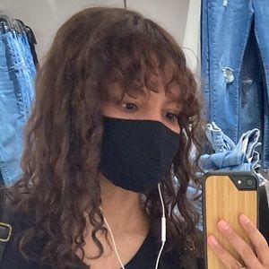 Meet your Posher, Thania